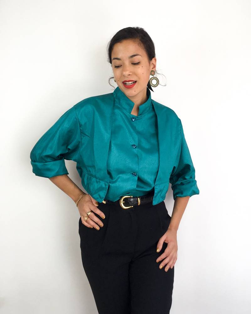 Große Vintage 80Er Jahre Petrol/Blau-Grüne Bluse. Seidenartiges Gewebe, Leicht Schimmernd von RadicalSilk