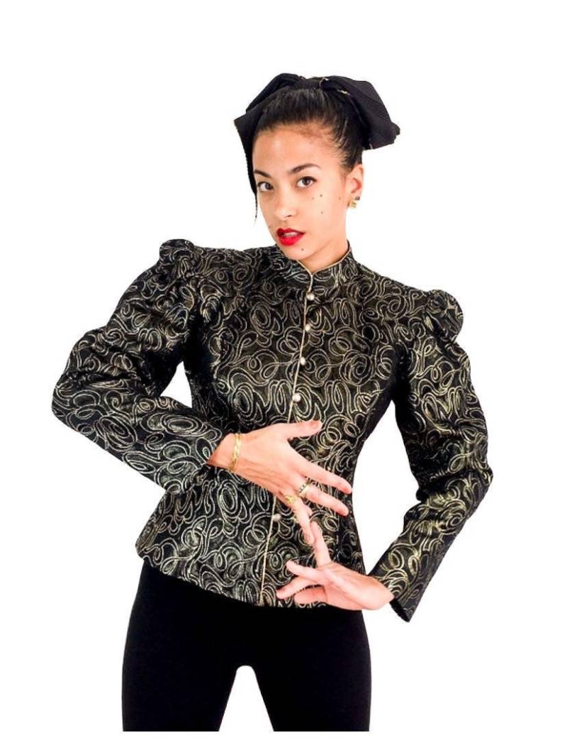 Veste Vintage Guy Laroche Paris Années 80Er. Totalement Madonna Helles Grau Und Hellgrau Oder Mit Epauletten Blüten von RadicalSilk