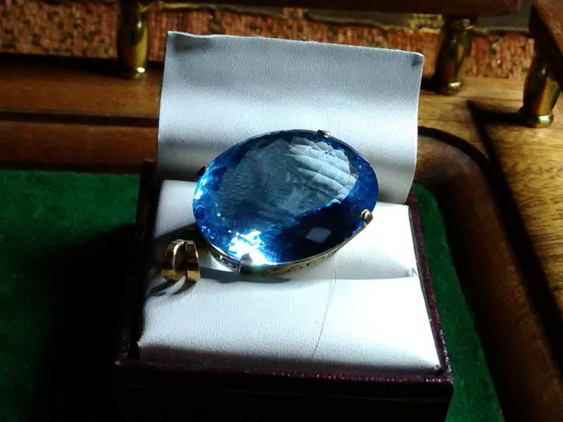 Blautopas Anhänger Blautopas Anhänger von RaffaellasGemsUK