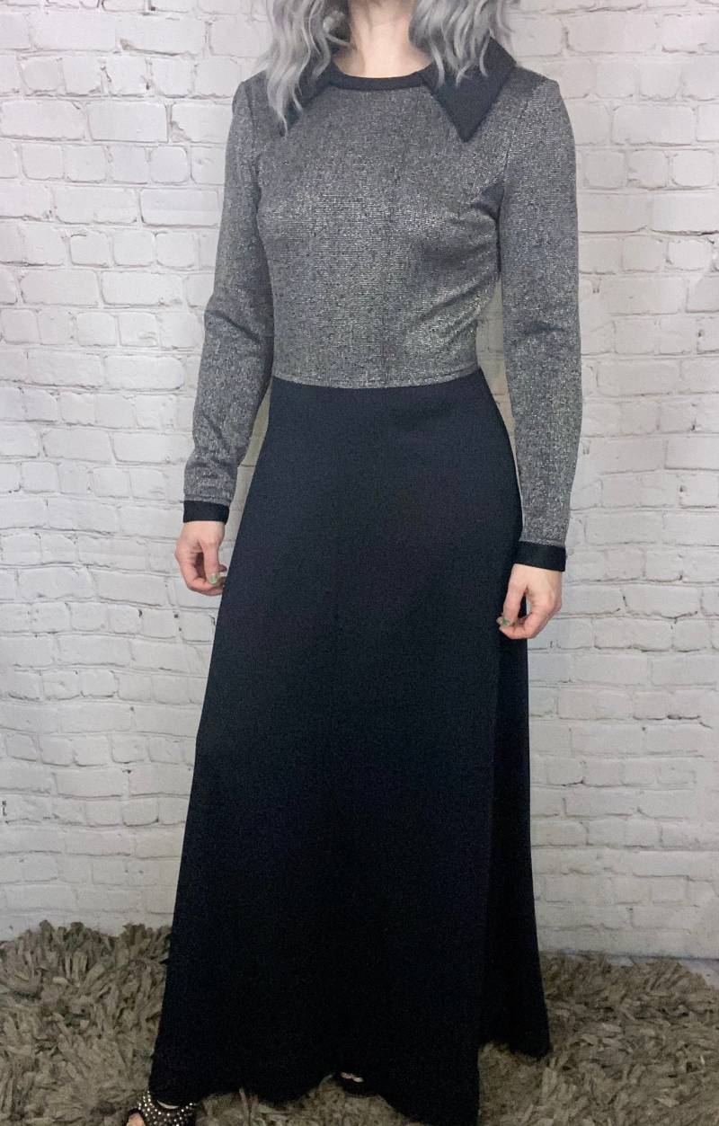 Vintage 70Er Jahre Space Age Silber Glitzerndes Polyester Maxi Kleid Medium Vintage 70Er Jahre Space Age Silber Glitzerndes Polyester Maxi Kleid Medium von RagLuxe