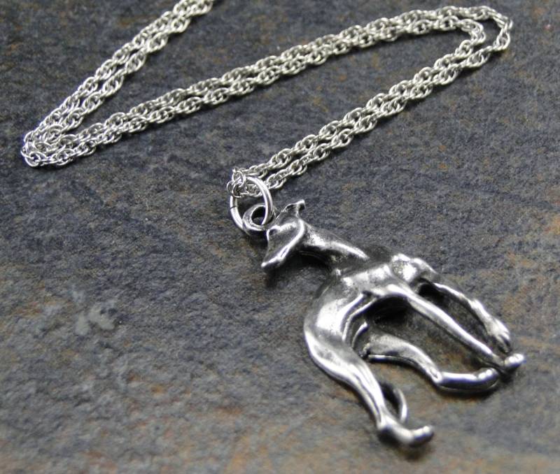 Greyhound Hund Anhänger Halskette - Silver Plated Charme Auf 18 Zoll Silber Seil Kette Greyhound Hund Anhänger Halskette - Silver Plated Charme Auf 18 Zoll Silber Seil Kette von RageDesignCompany