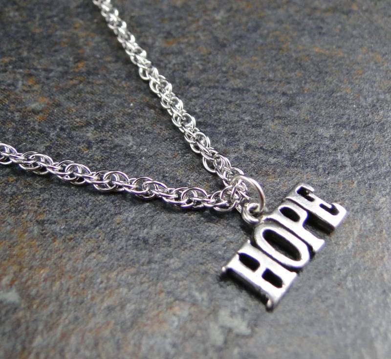 Hoffe Halskette - Silver Plated Charme Auf 18 Zoll Silber Seil-Kette Hoffe Halskette - Silver Plated Charme Auf 18 Zoll Silber Seil-Kette von RageDesignCompany