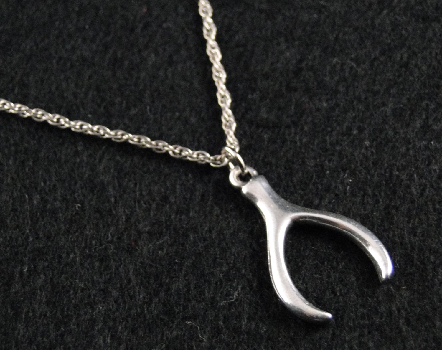 Wishbone Halskette - Versilbert Charm Auf 18-Zoll Silberseil Kette Wishbone Halskette - Versilbert Charm Auf 18-Zoll Silberseil Kette von RageDesignCompany