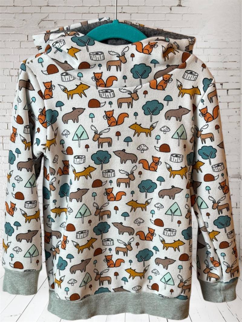Hoodie Fleecepullover Winterwald Gr.104 von RaggiThoerchen