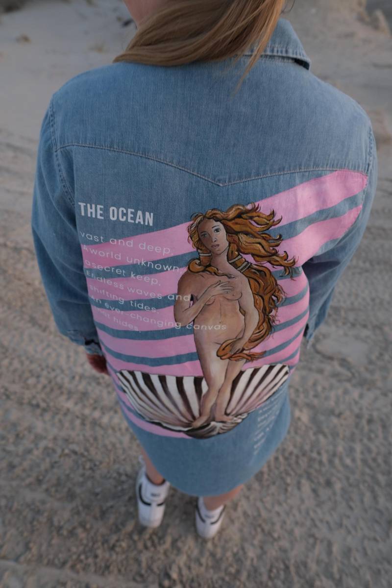 Hand Painted & Upcycled Jeans Dress/ Long Denim Button Down Shirt With The Birth Of Venus Hand Painted & Upcycled Jeans Dress/ Long Denim Button Down Shirt With The Birth Of Venus von RagnRope