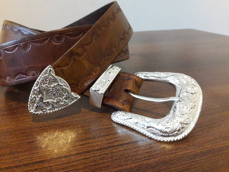 Ledergürtel Im Westernstil Ledergürtel Im Westernstil von RagnarokLeatherArt