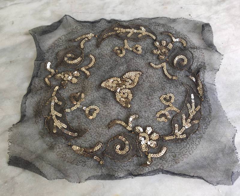 1940S Sequinned & Metal Embroidered Circle von Ragslinenandlace