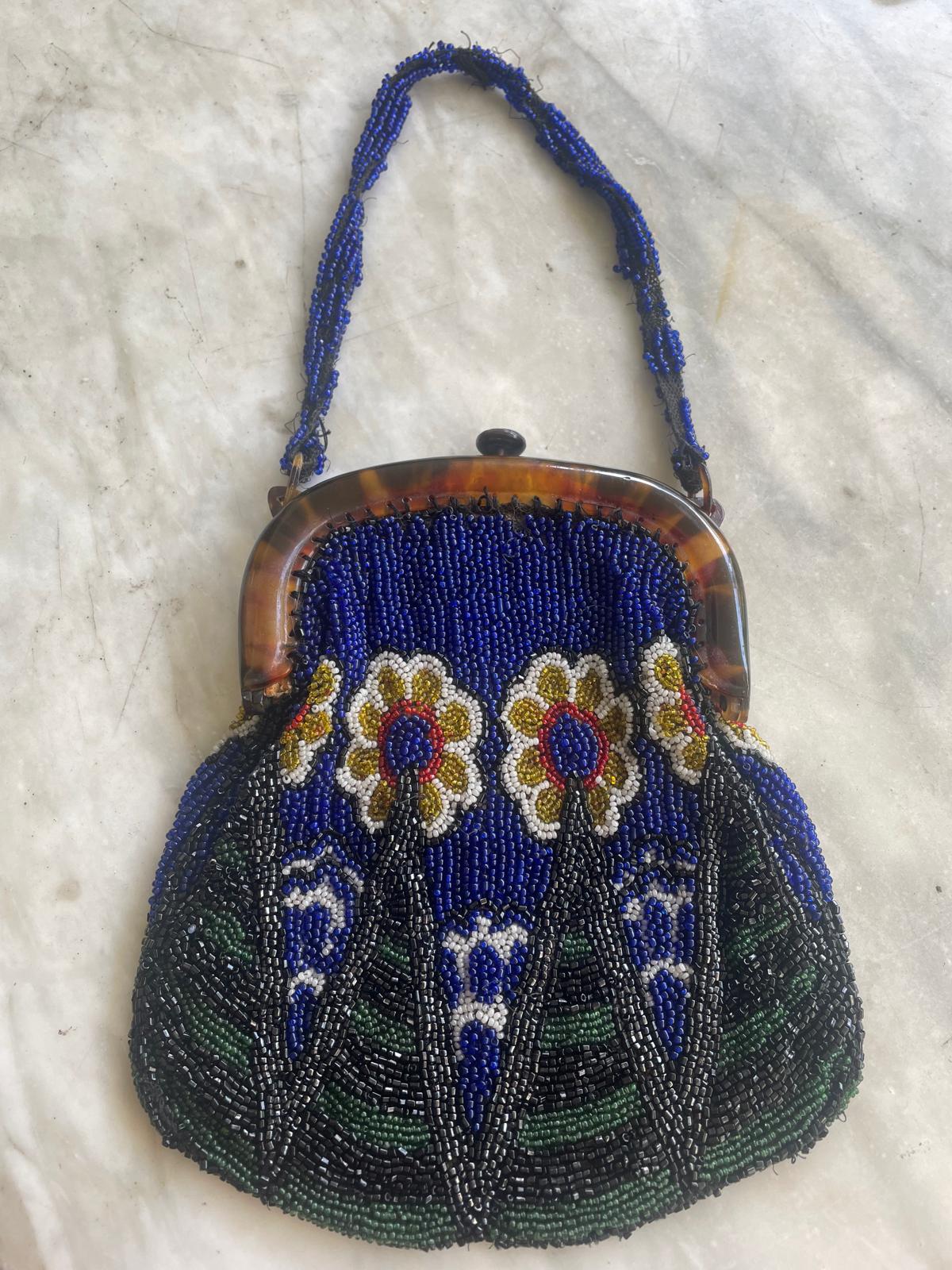 Antique Edwardian Blue Bead Flower Patterned Bag von Ragslinenandlace