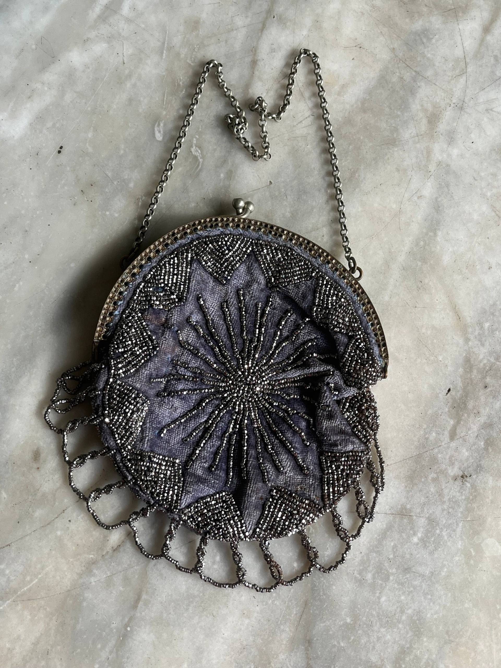 Antique Lavender Plush Reticule With Cut Steel Bead Decoration von Ragslinenandlace