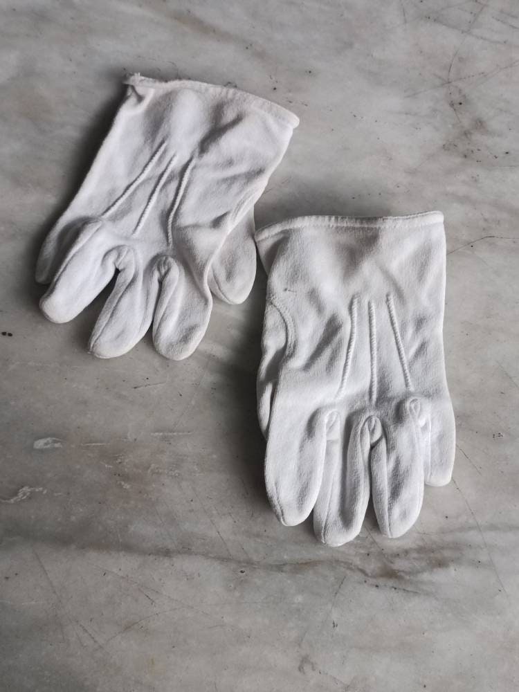 Antique White Cotton Childrens' Gloves von Ragslinenandlace