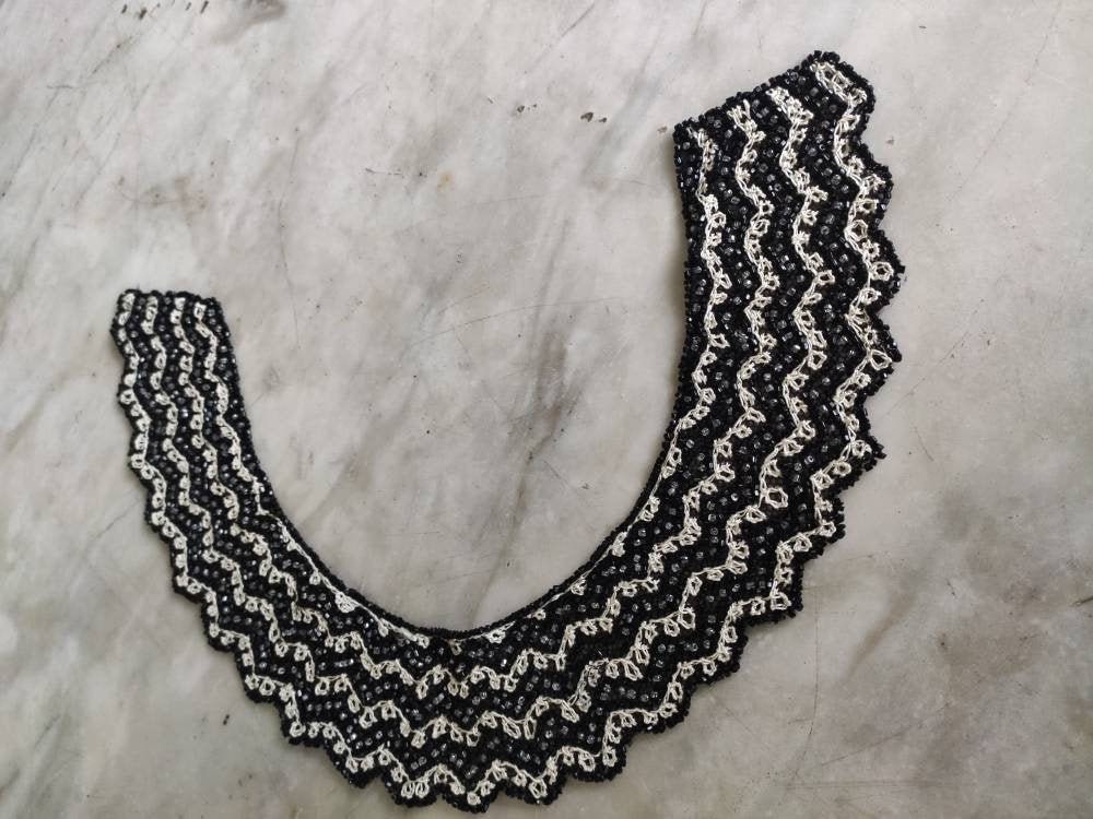 Art Deco Black & White Beaded Collar von Ragslinenandlace