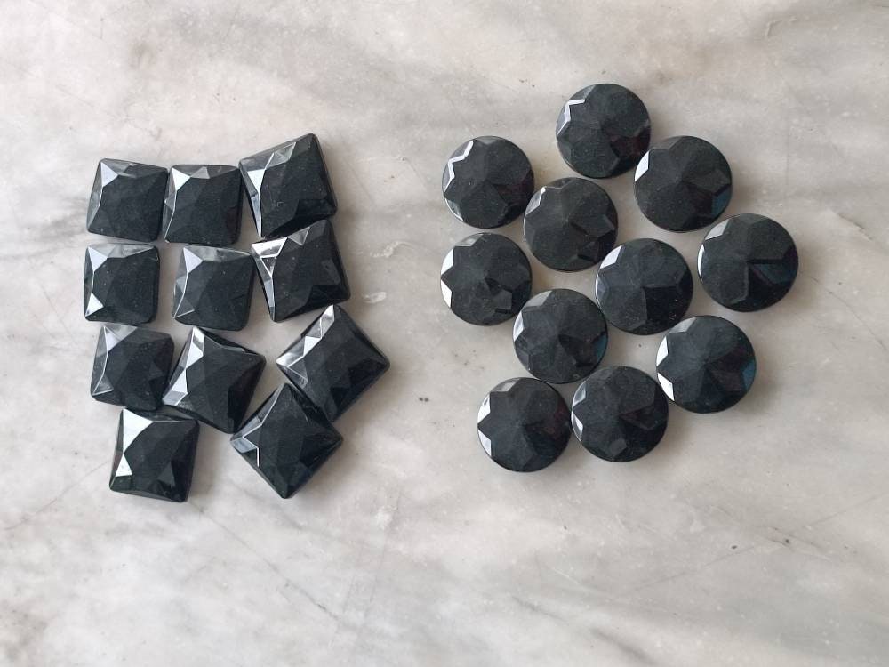 Collection Of Antique French Jet Pieces von Ragslinenandlace