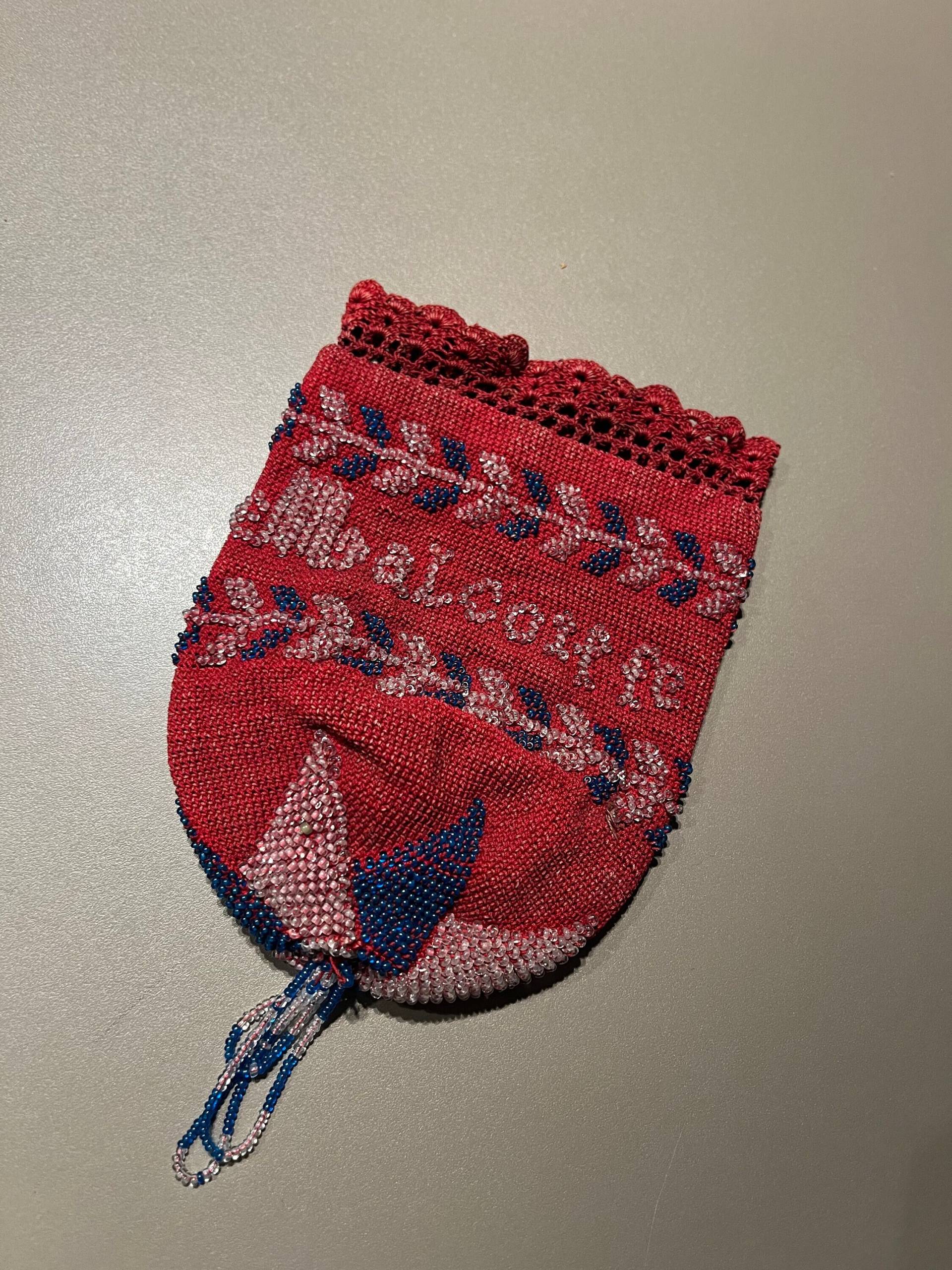 Humorous Antique Crochet Pouch "Henri Malcoiffe' von Ragslinenandlace