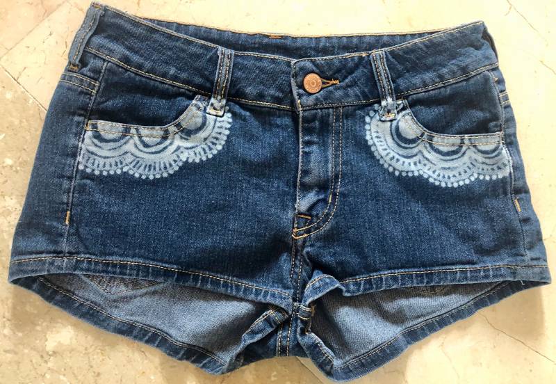 Geslizierte Jean Shorts Größe 8 Geslizierte Jean Shorts Größe 8 von Ragz2Bitches