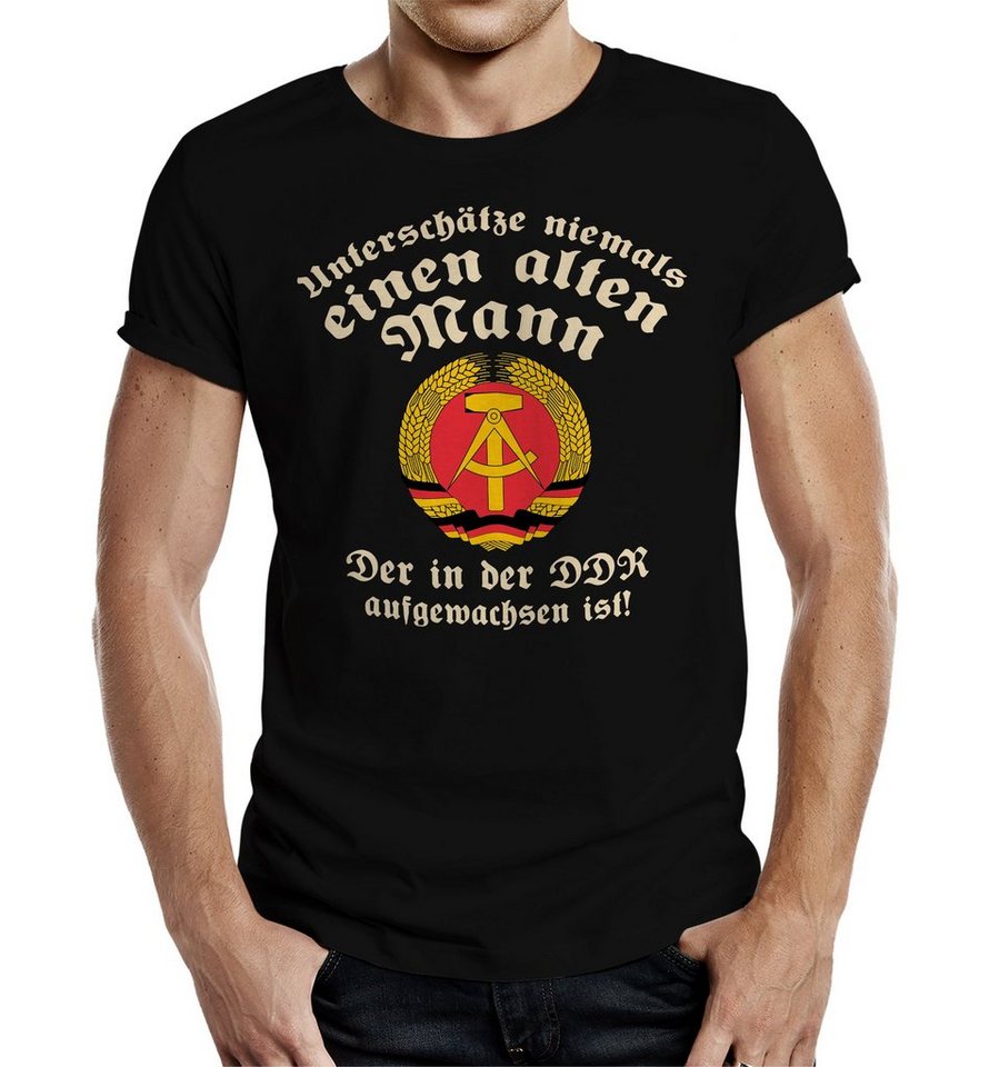 RAHMENLOS® T-Shirt für Rentner: Unterschätze niemals einen alten Mann aus der DDR von RAHMENLOS®