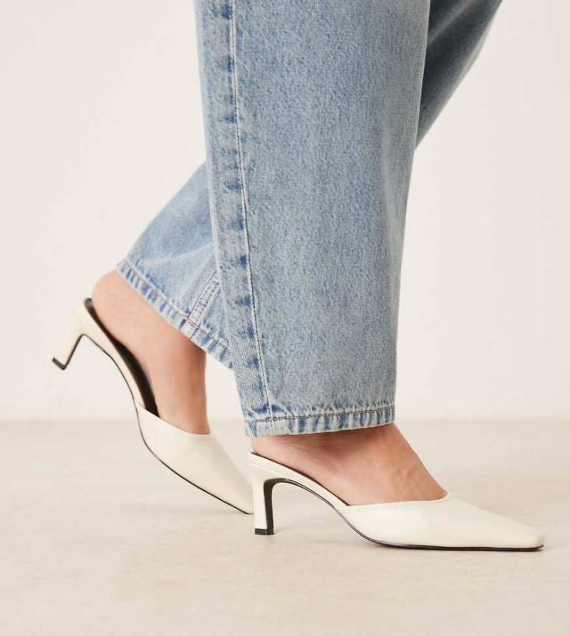 RAID Wide Fit - Alya - Mules in Wollweiß mit Absatz, weite Passform von Raid Wide Fit
