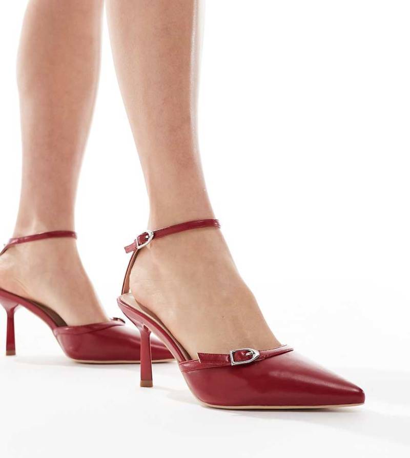 RAID Wide Fit - Bexlie - Schuhe in Rot mit Kitten-Absatz und Schnalle, weite Passform von Raid Wide Fit