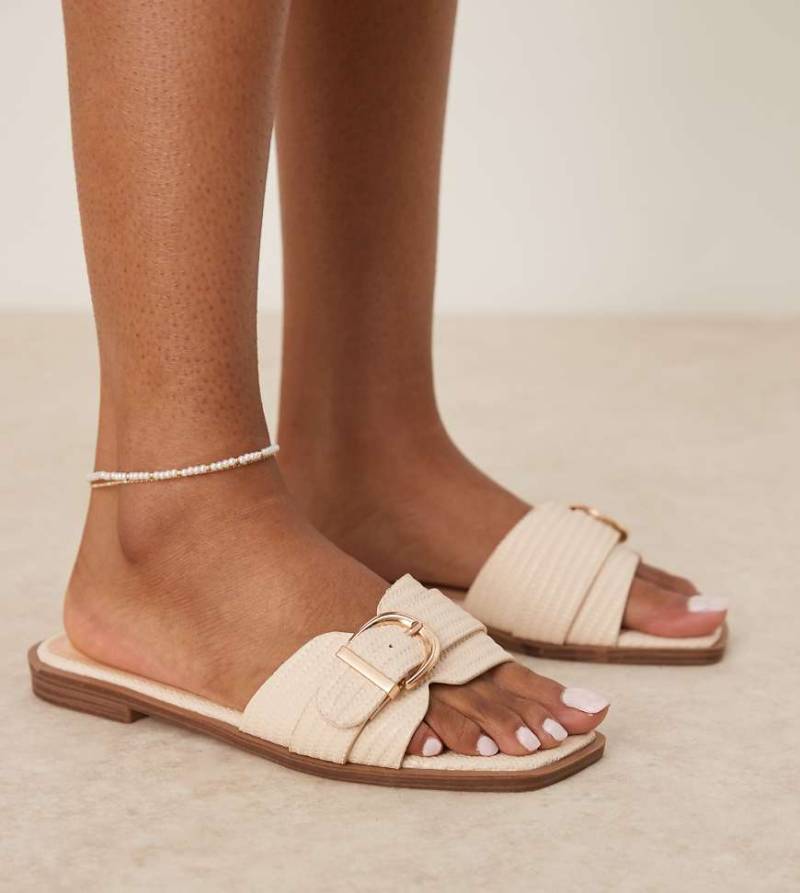 RAID Wide Fit - Nikola - Flache Bast-Sandalen in Natur mit Schnallendetail, weite Passform-Neutral von Raid Wide Fit