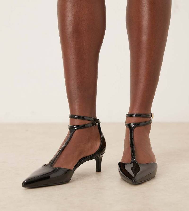 RAID Wide Fit - Tosha - Schuhe in schwarzer Lackoptik mit Kitten-Absatz, weite Passform von Raid Wide Fit