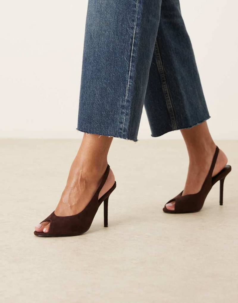 RAID - Dorry - Sandaletten aus Wildleder in Braun mit Absatz und Fersenriemen-Brown von Raid