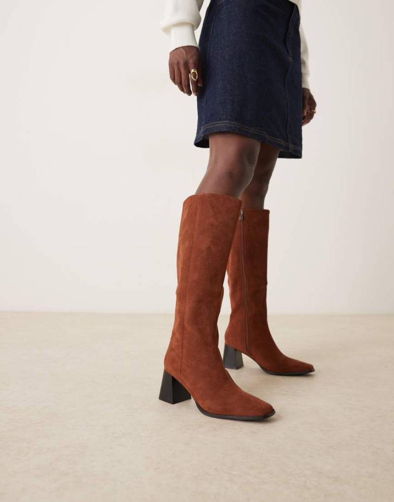 RAID - Ishbel - Stiefel aus Wildlederimitat in Braun mit Blockabsatz-Brown von Raid