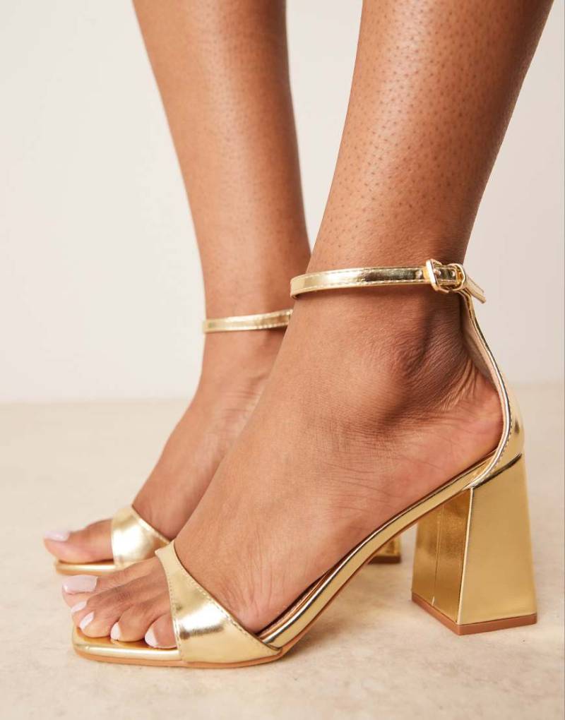 RAID - Niya - Sandaletten in Gold mit mittelhohem Blockabsatz-Goldfarben von Raid