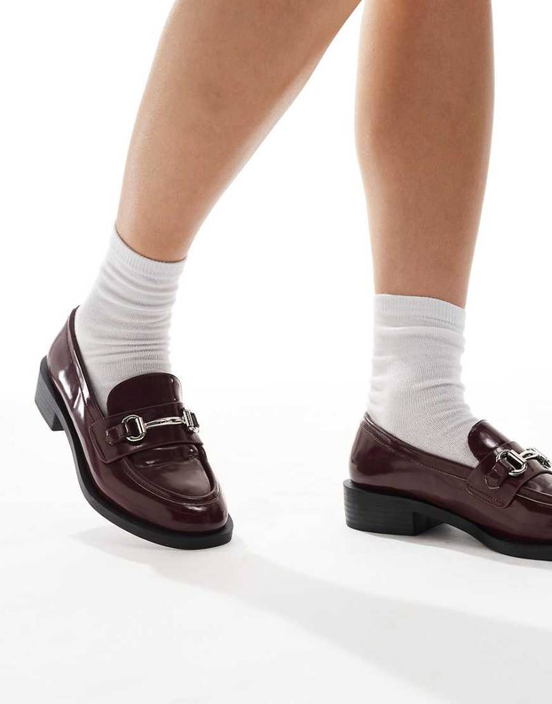 Raid - Linette - Loafer in Burgunderrot mit Schnallendetail von Raid