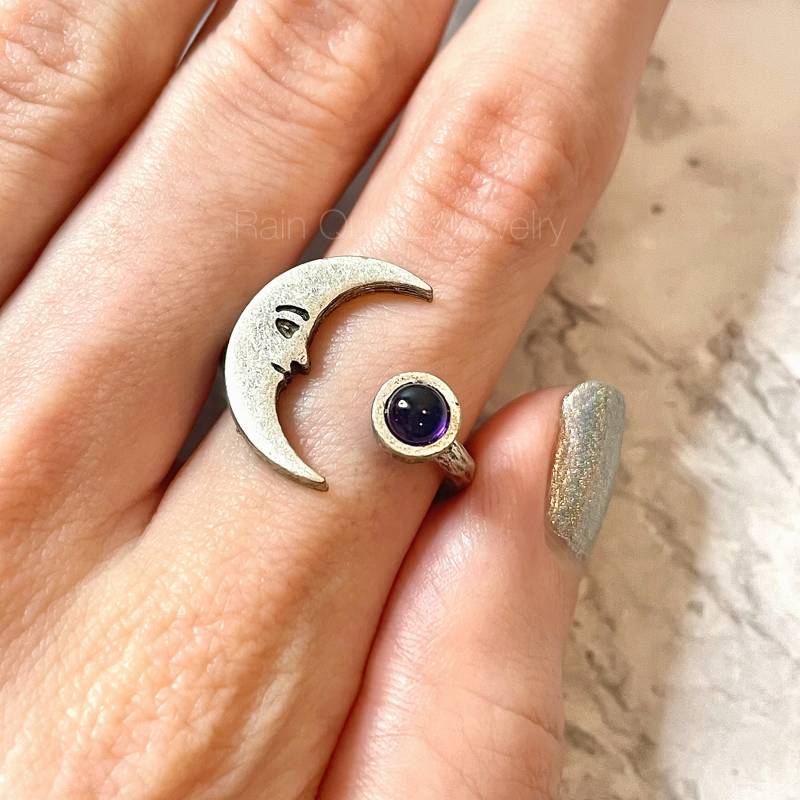 Amethyst Mond Ring - Verstellbarer Silberfarbener Messing Gesicht Boho Schmuck Mann Im Goth Halbmond von RainQuartzJewelry