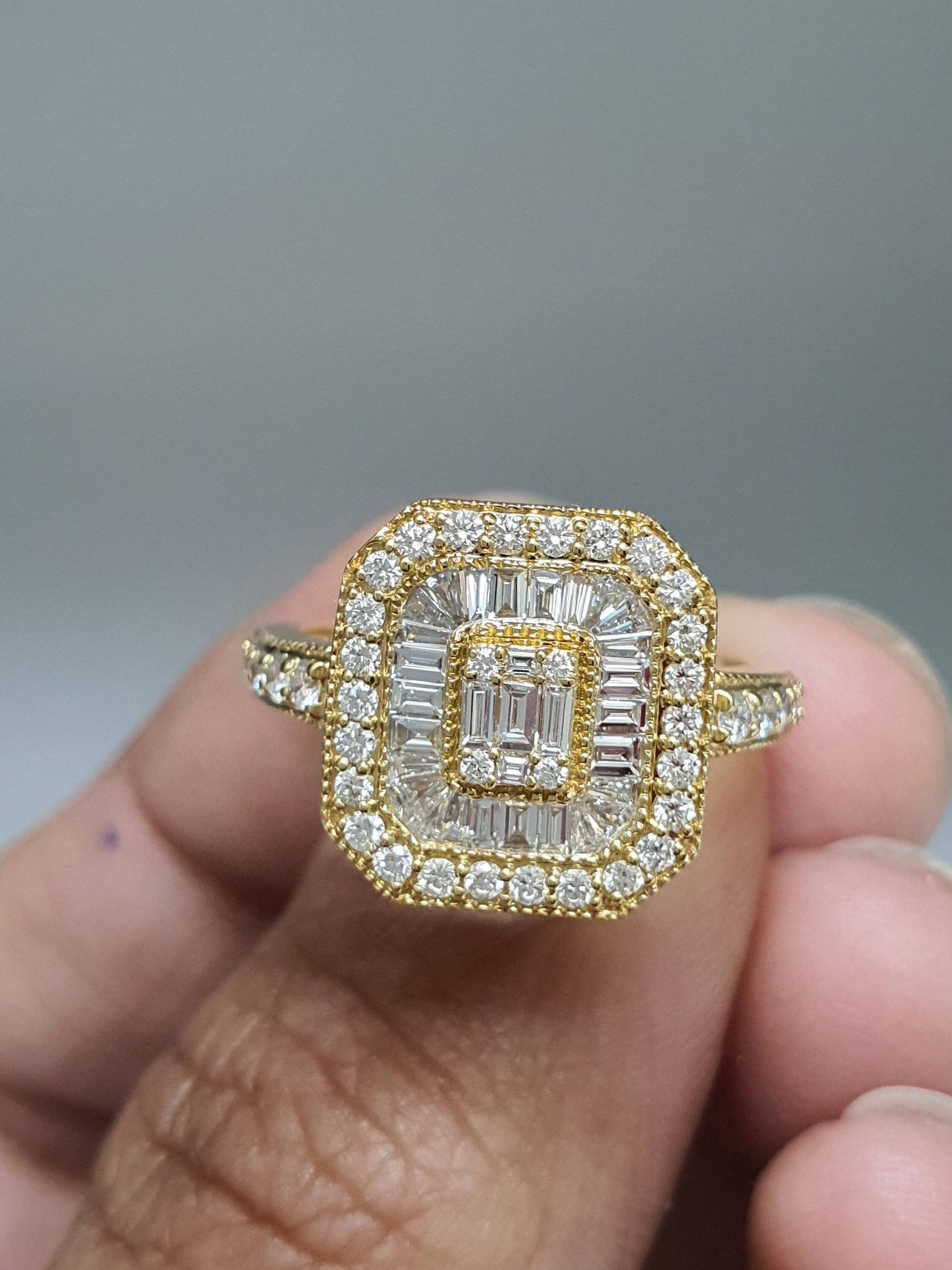 18Carat Gelbgold Diamant Round-Baguette Cluster Ring 0, 80Karat von RainaJewels