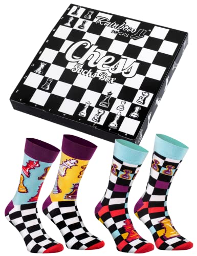 Rainbow Socks – Chess Socks Box – Ein Geschenk Für Einen Schachfan, Schachspieler – 2 Paar – Schachbrett Und Schachfiguren - Größe 41-46 von Rainbow Socks