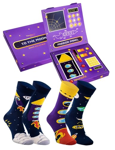 Rainbow Socks – Space Socks Box – 2 Paare Baumwollene Socken für Frauen und Männer, zum Verschenken - Astronomie, Sterne, Planeten, Raumschiffe, Raketen und Weltall - Größe 36-40 Rainbow Socks – Space Socks Box – 2 Paare Baumwollene Socken für Frauen und Männer, zum Verschenken - Astronomie, Sterne, Planeten, Raumschiffe, Raketen und Weltall - Größe 36-40 von Rainbow Socks