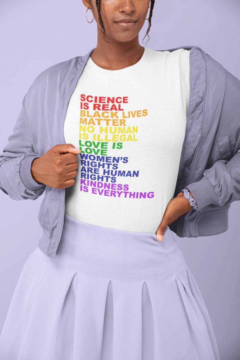 All Inclusive T-Shirt | Liebe Ist Tshirt Schwarz Lebt Matter Frauenrechte Muttertagsgeschenk Gay Regenbogen von RainbowDaddy