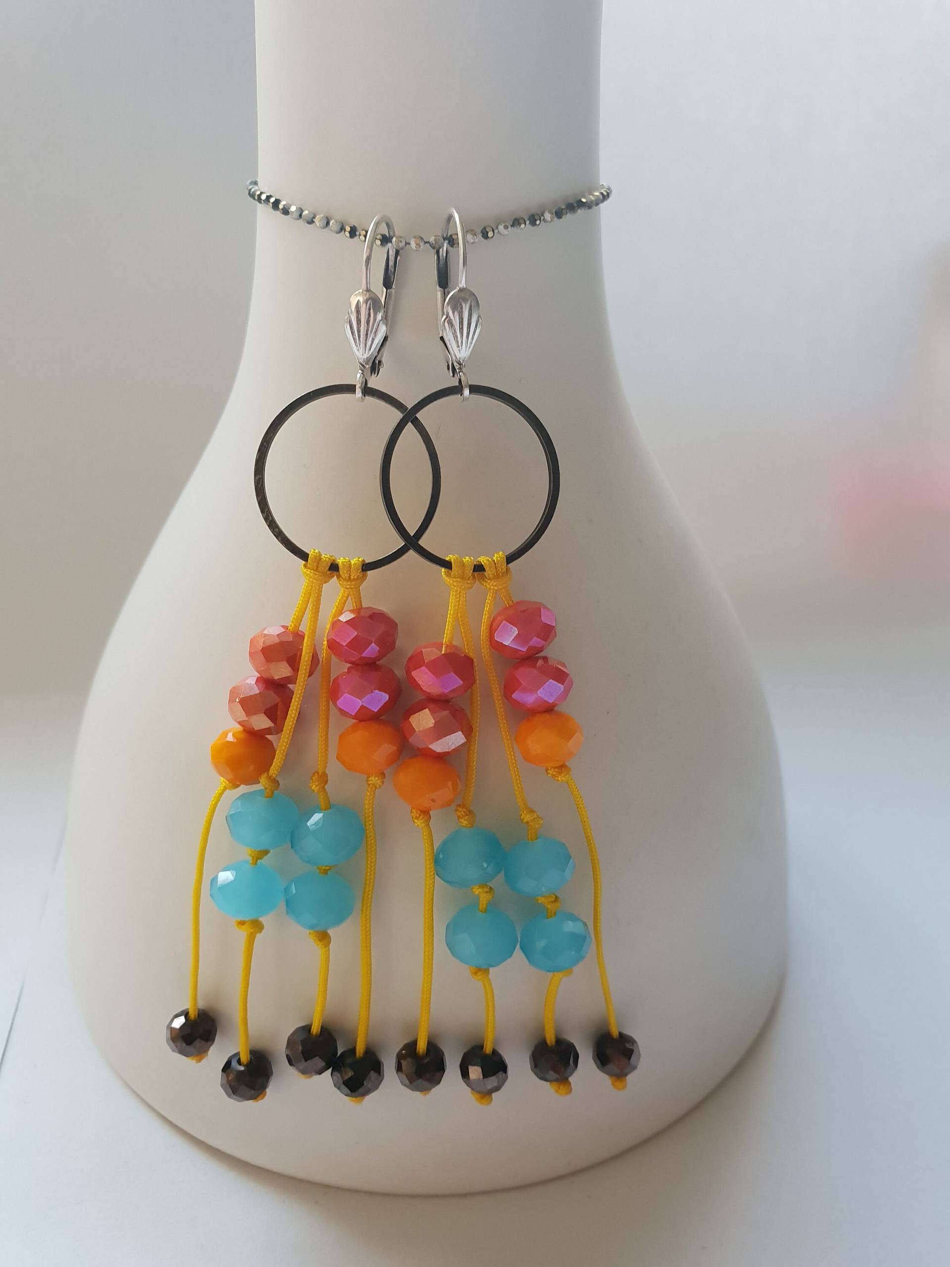 Bunte Ohrhänger Mit Kristallperlen Bunte Ohrhänger Mit Kristallperlen von RainbowDreamsbyMaria