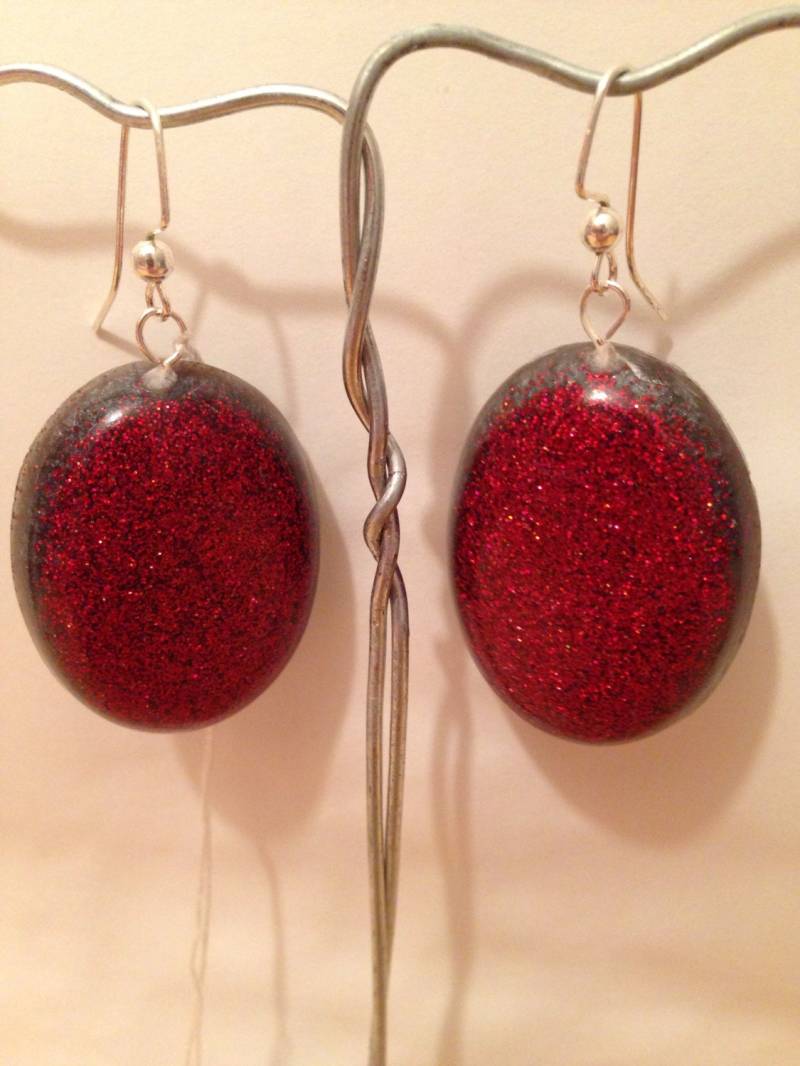 Rote Und Graue Harz Ohrringe von RainbowFishWorks