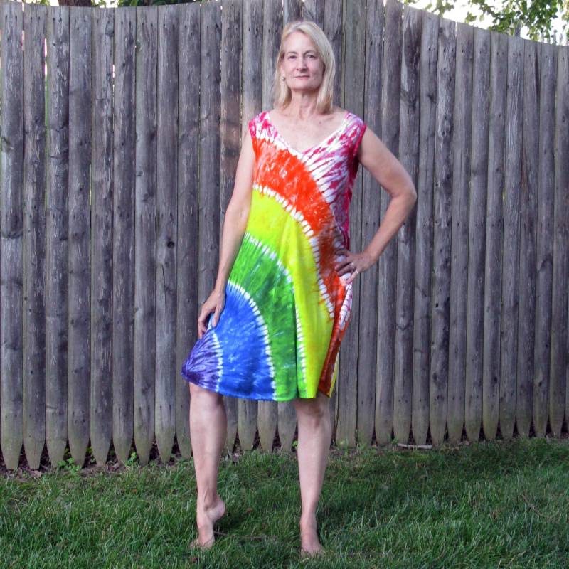Rainbow Arc V-Ausschnitt Batik Rayon Tank Kleid von RainbowMoonTieDye