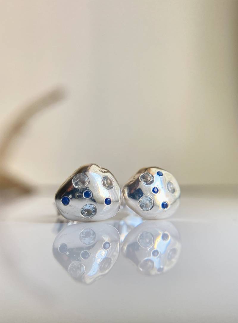 Blauer Saphir & Aquamarin Unregelmäßige Ohrstecker, Sterling Silber, Auf Bestellung Hergestellt von RainbowOfBijou