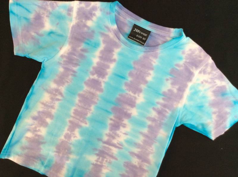 Tshirt Tiedye Unisex Baumwolle Kinder Erwachsene Tshirt Tiedye Unisex Baumwolle Kinder Erwachsene von RainbowPuddlez