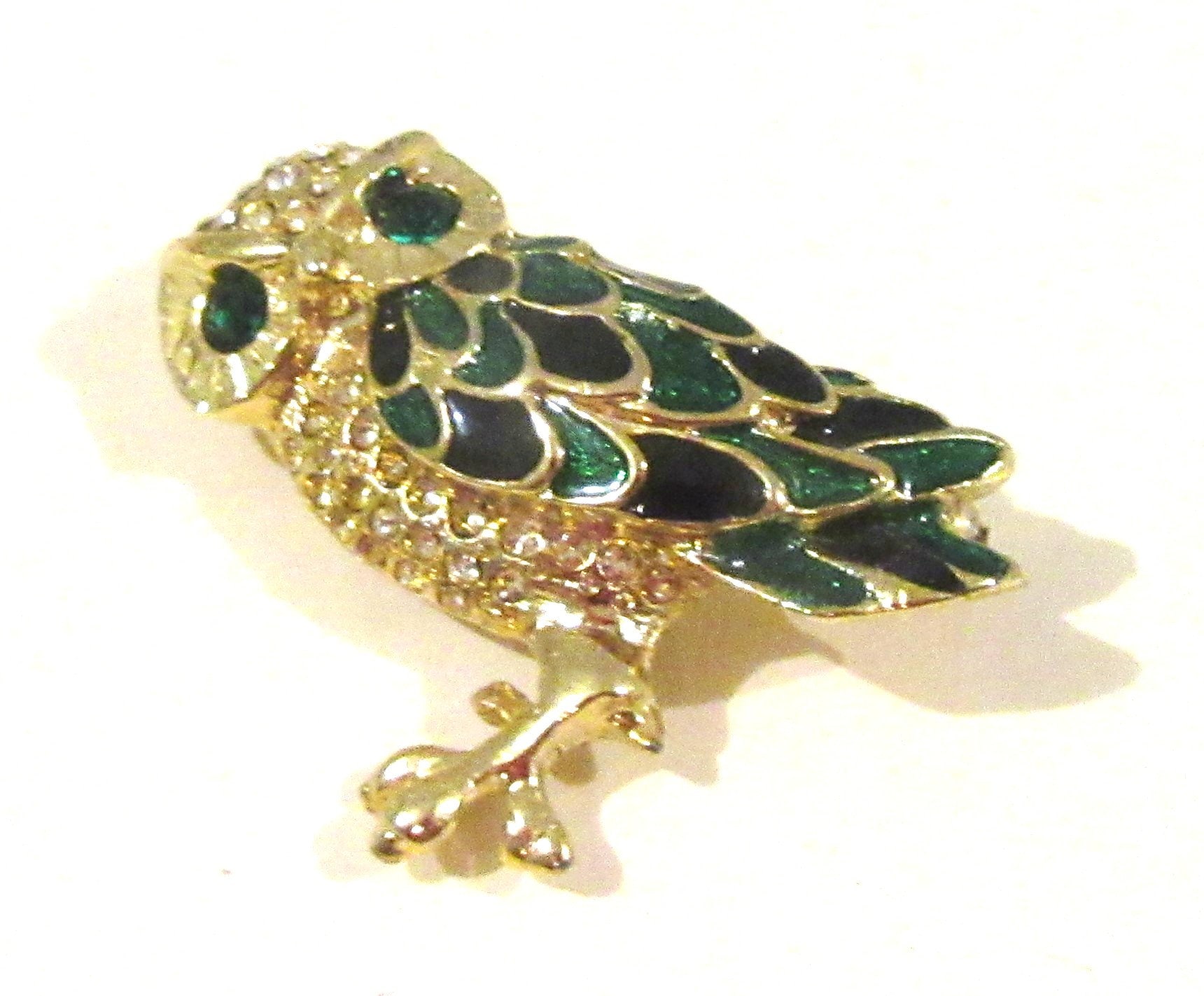 Brosche Eule Mit Swarovski Strasskristallen, Emaille, Vergoldetes Metall Brosche Eule Mit Swarovski Strasskristallen, Emaille, Vergoldetes Metall von RainbowofDreamsStore