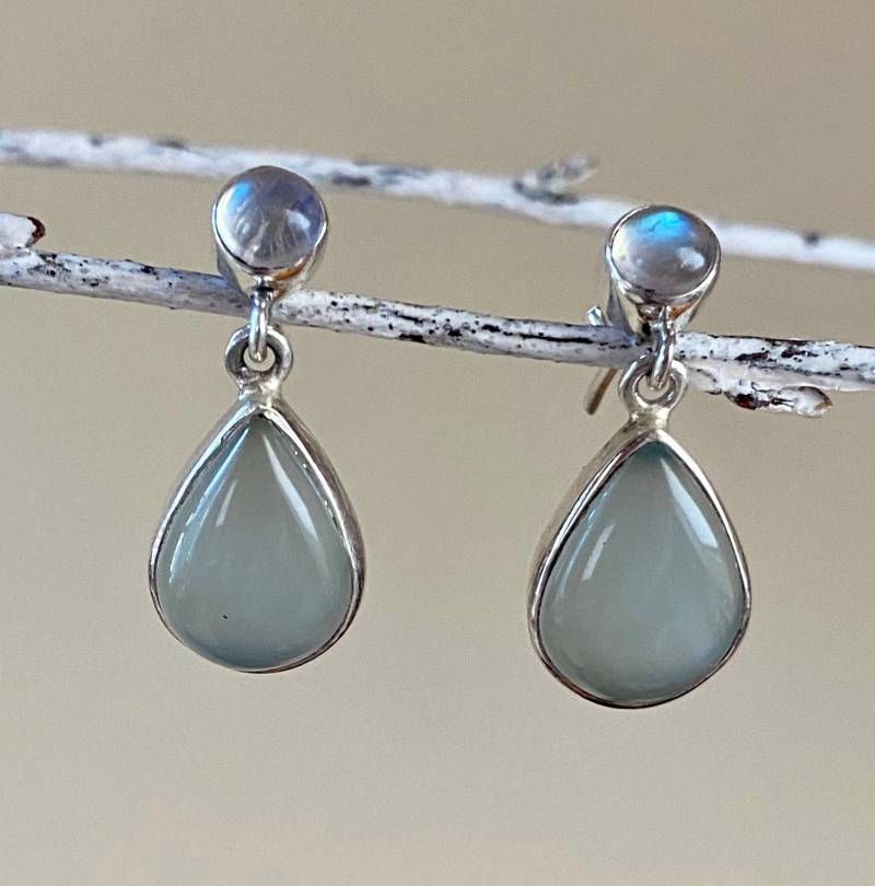 Mondstein & Aqua Chalcedon Sterling Silber Ohrringe. Natürliche Glatte Tropfen Ohrstecker. Feiner Schmuck Mondstein & Aqua Chalcedon Sterling Silber Ohrringe. Natürliche Glatte Tropfen Ohrstecker. Feiner Schmuck von RaindropsJewelry