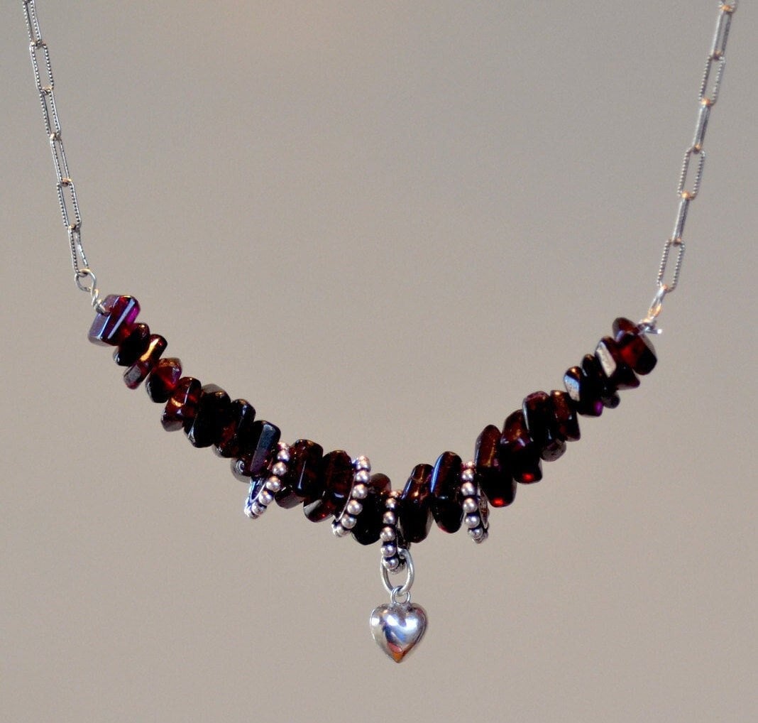 Roter Granat Silberherz Kette. Zierliche Sterling Silber Herz Echtes Collier Roter Granat Silberherz Kette. Zierliche Sterling Silber Herz Echtes Collier von RaindropsJewelry