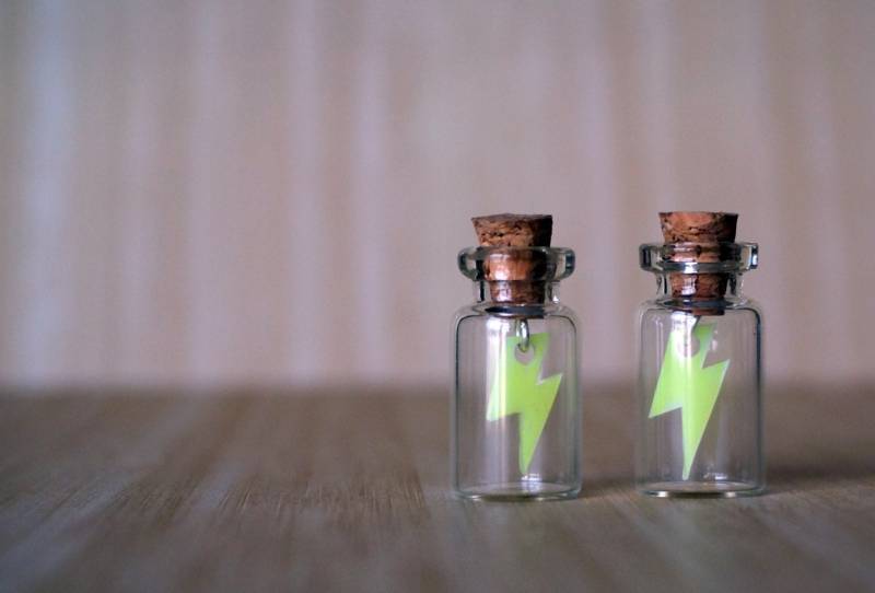 Blitz in Der Flasche Set Passende Paare Halskette Schlüsselanhänger Charm von RainieLoveThings