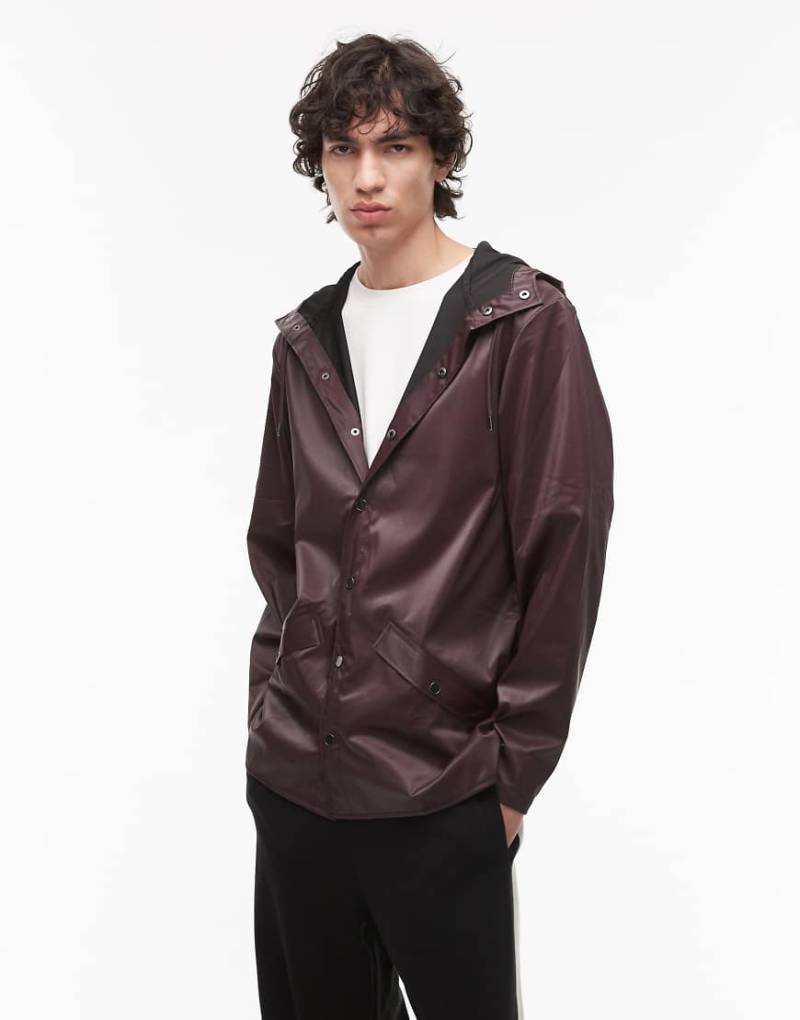 Rains 12010 - Kurze, wasserdichte Jacke in glänzendem Burgunderrot-Braun von Rains