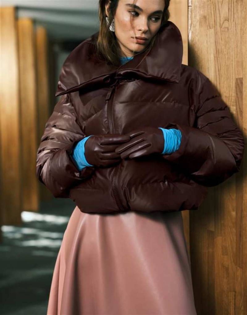 Rains - 17230 Alta - Wasserdichte Steppjacke in Kastanienbraun mit kurzem Schnitt-Brown von Rains