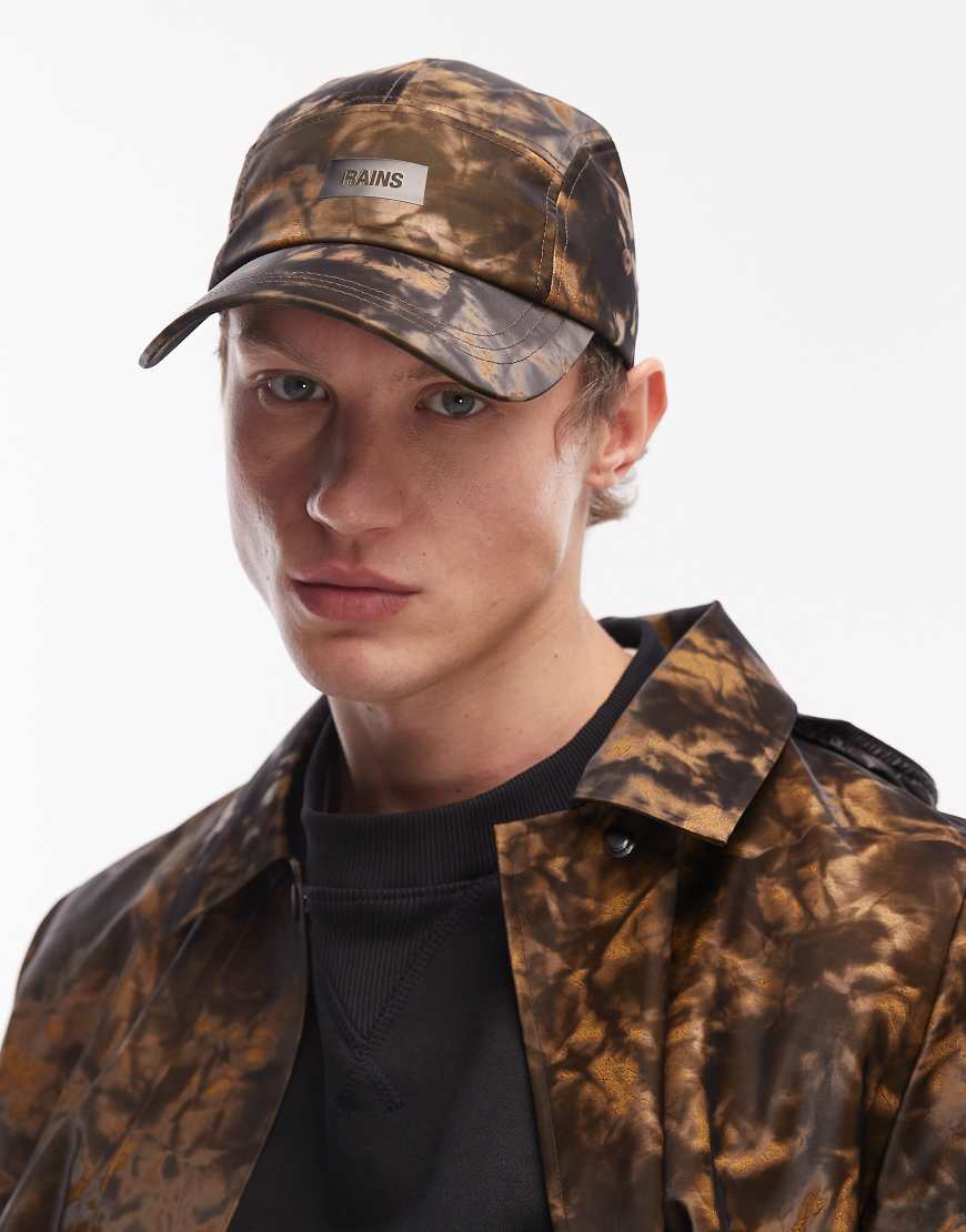 Rains - 20330 - Wasserdichte 5-Bahnen-Kappe in Braun mit Schlammmuster und Logo-Brown von Rains