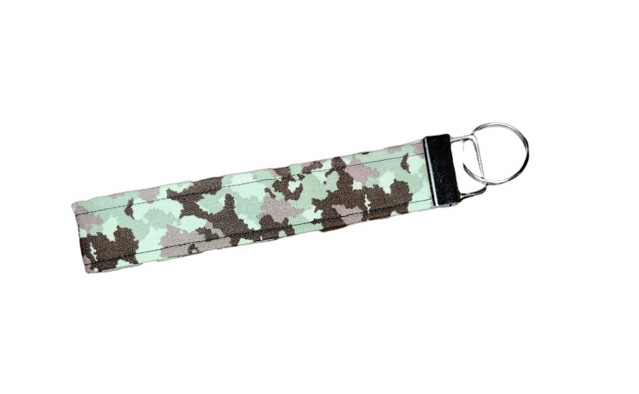 Camouflage Schlüsselanhänger Armband Mit Armband, Schlüsselanhänger, Schlüsselbund, Für Kinder von RainyDayGeekery