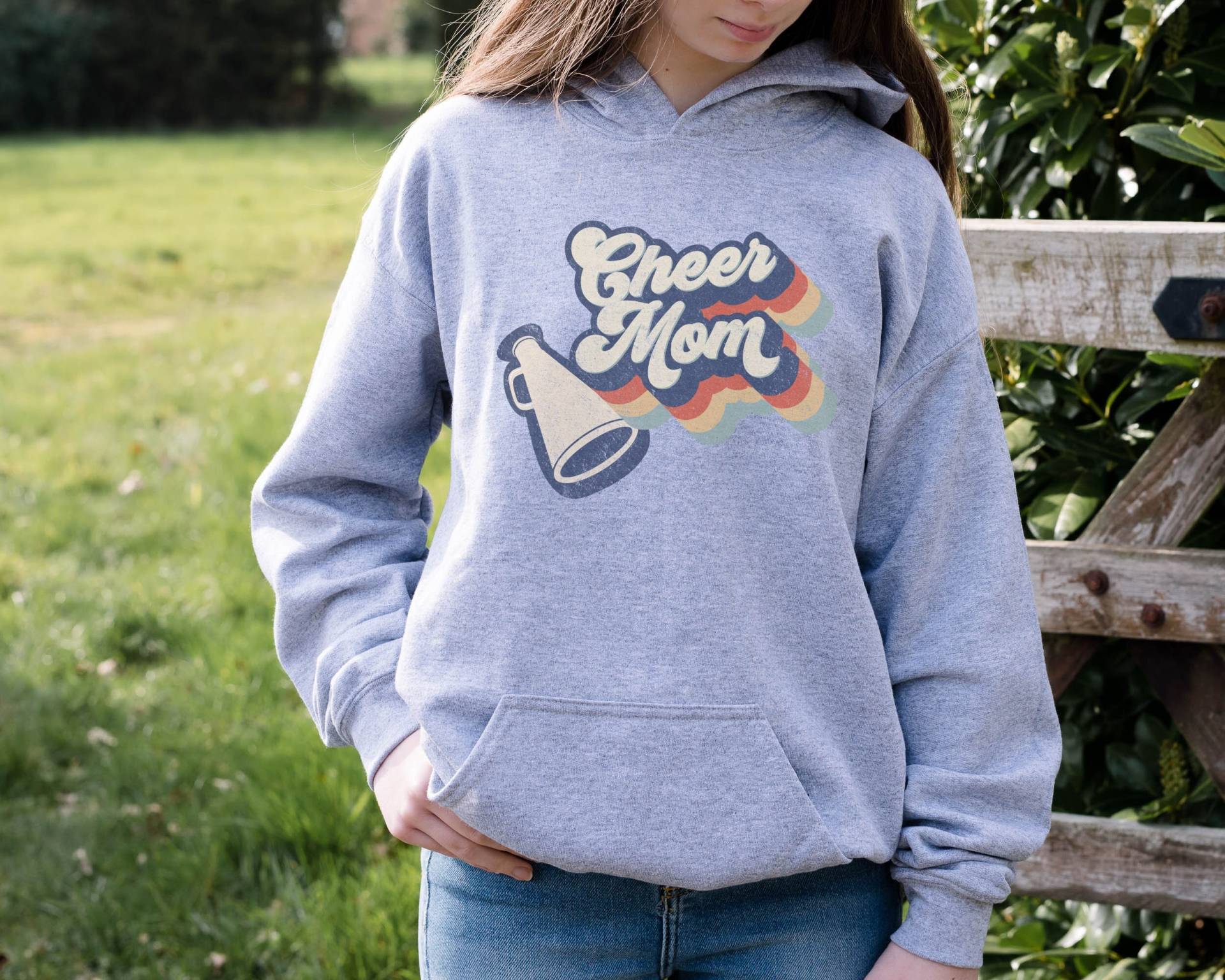 Cheer Mom Hoodie Pullover Sweatshirt - Family Hoodies Geschenk Für Mama von RaisingBoysDesigns