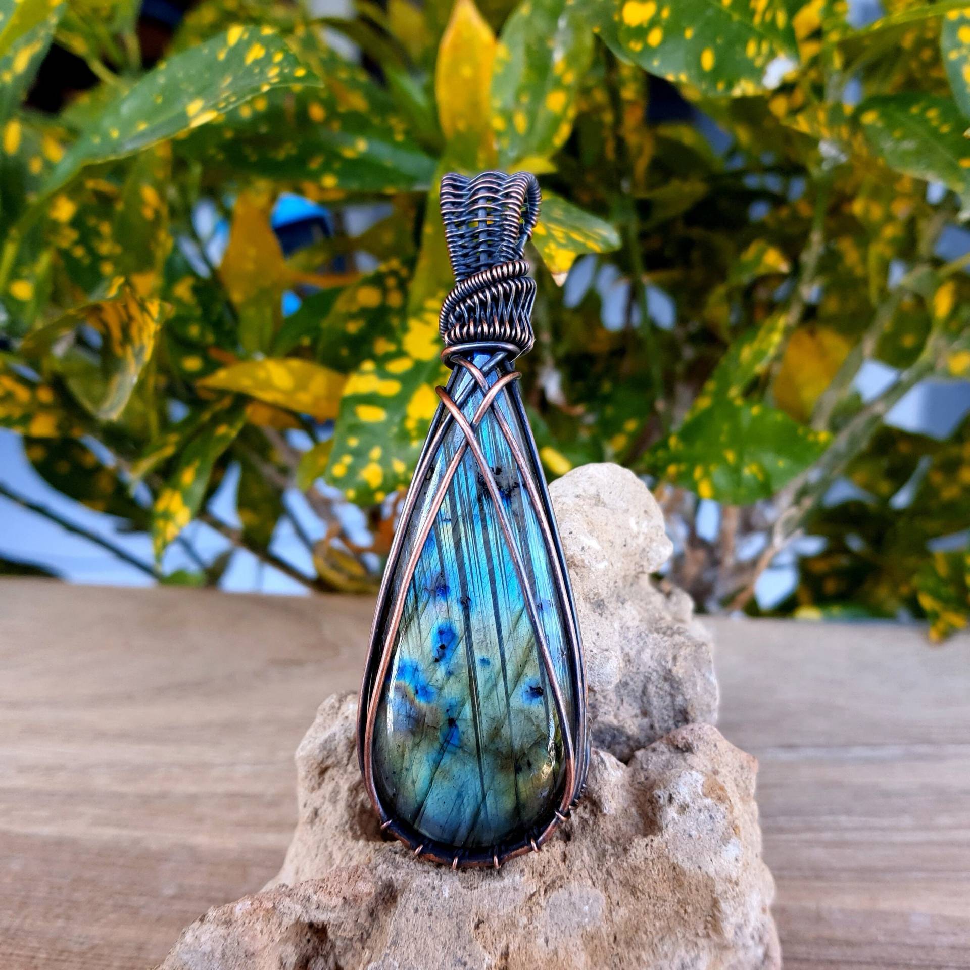 Natürlicher Blauer Labradorit, Wire Wrap Halskette, Labradorit Auffälliger Schmuck, Heilstein von RajLaxmiGems