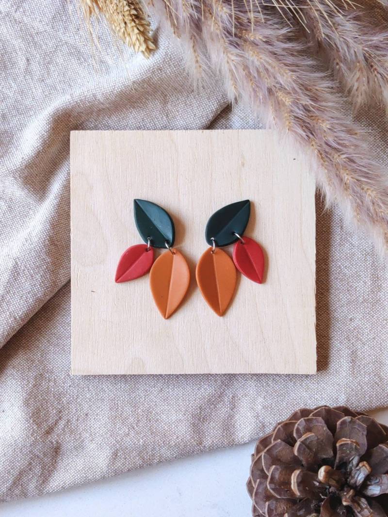 Blatt Ohrringe in Kiefer, Cognac Und Koralle. Rückstecker Aus Edelstahl. Herbst Inspirierte Ohrringe. Auf Bestellung Blatt Ohrringe in Kiefer, Cognac Und Koralle. Rückstecker Aus Edelstahl. Herbst Inspirierte Ohrringe. Auf Bestellung von Rajanto