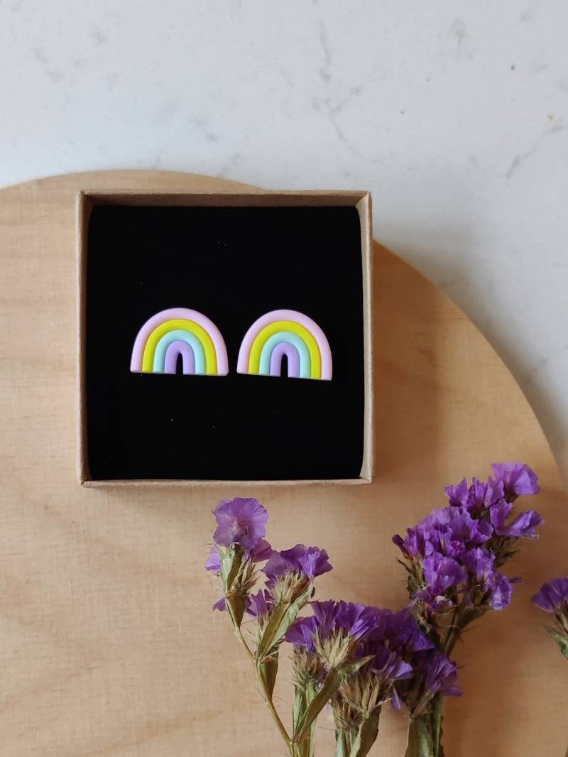 Pastell Regenbogen Ohrstecker. Hergestellt in Finnland von Rajanto