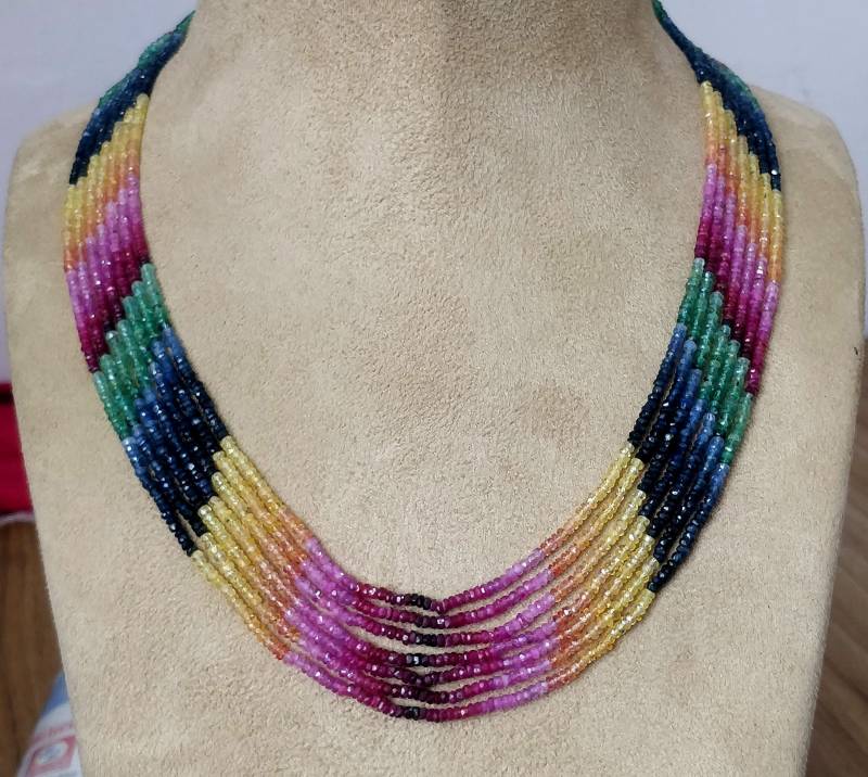 Natürliche Mischung Aus Edelsteinen, Handgefertigte Halskette, Mehrere Saphire, Rubine, Smaragde, Facettierte Perlen, Rondellen, Perlenkette von RajwadaGems